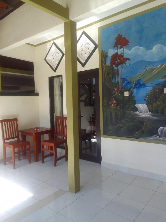 Kputra Homestay Amed Exterior foto